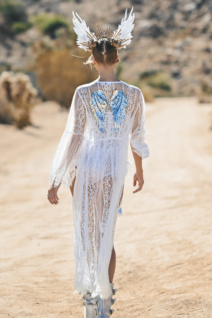 Victoria lace wings kimono white - Borninstockholm